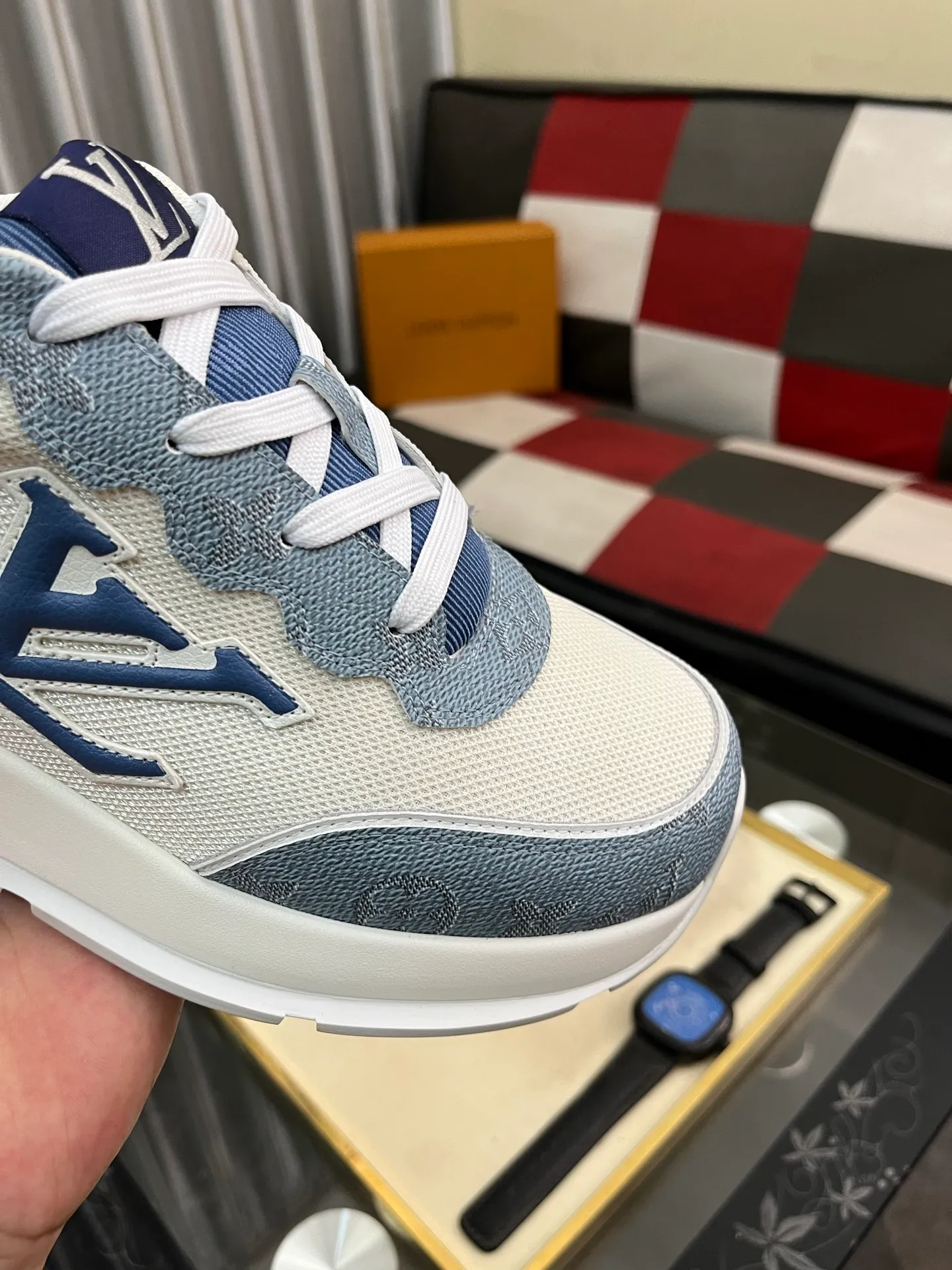 Men's shoes 💰458⌚️⌚️【LOUlS VUlTTON】Louis Vuitton ~ unique and casual style. LV counter purchasing 🏃casual shoes😍😍 are on sale at the men's counter at the same time. Italian imported brands select top-layer Italian cowhide. 🐑Sheepskin lining (refuses to discolor and grind feet) Sole: Original sole specially provided by the original factory 🎬Better in kind Code number: 38-443⃣️Color selection